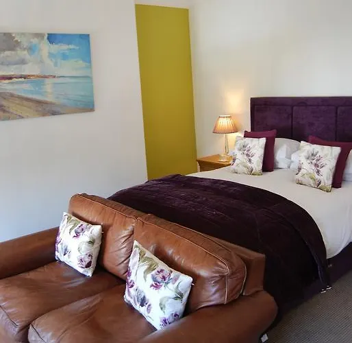 Guest house Sandpiper House 4*