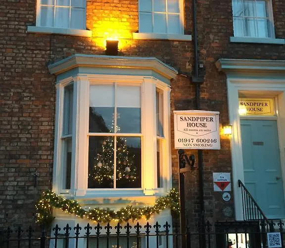 Sandpiper House Guest house 4*